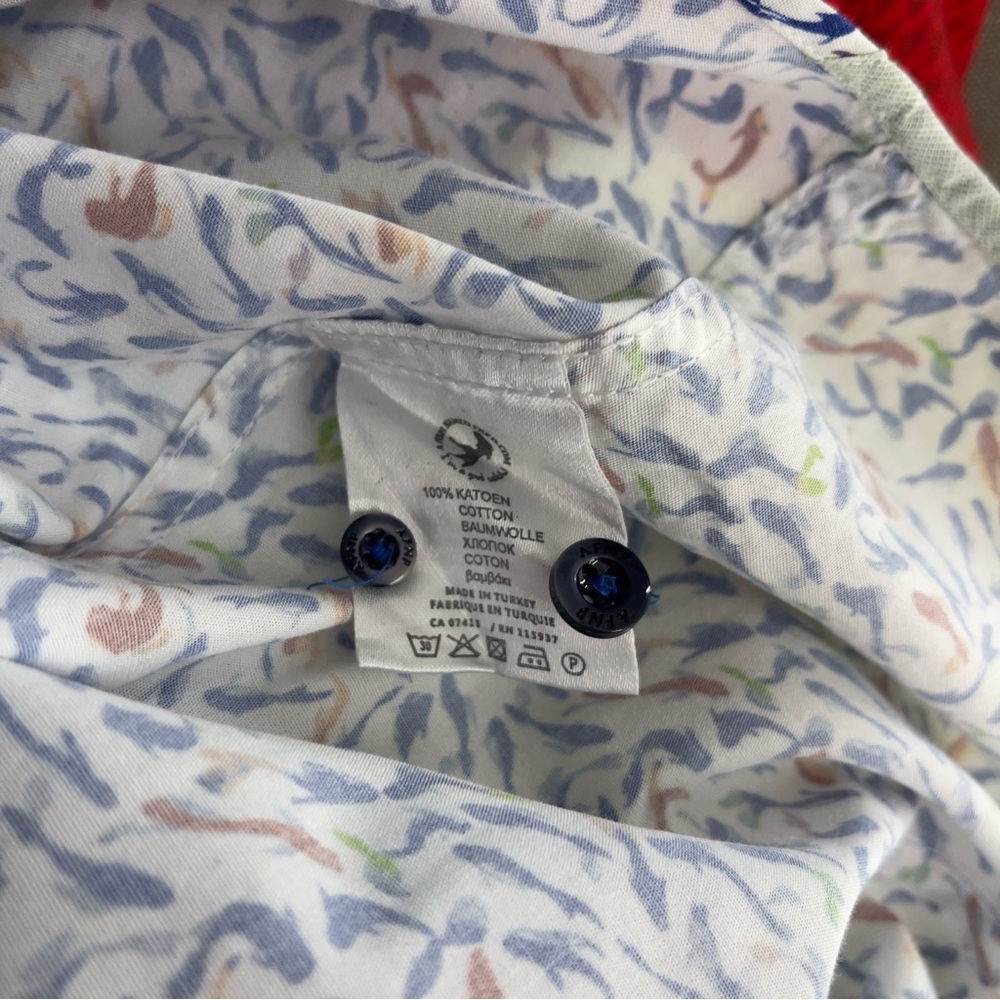 A FISH NAMED FRED casual printed koi button down shirt casual work travel - Picture 9 of 10